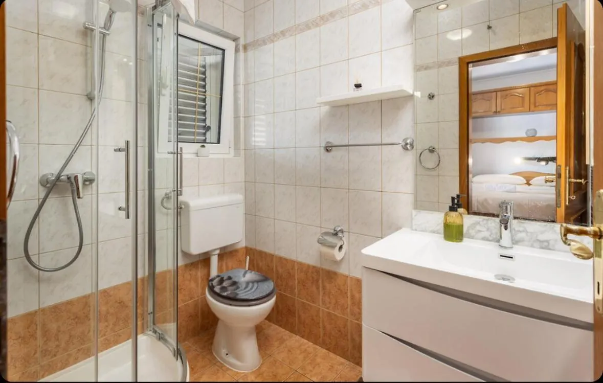 招待所 Villa Ana Selce S Bazenom I Panoramskim Pogledom Na More 克罗地亚